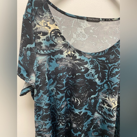 2/$10✨ Time Square Teal/Black/Silver Abstract Top / Shirt Size 4x - Picture 4 of 7